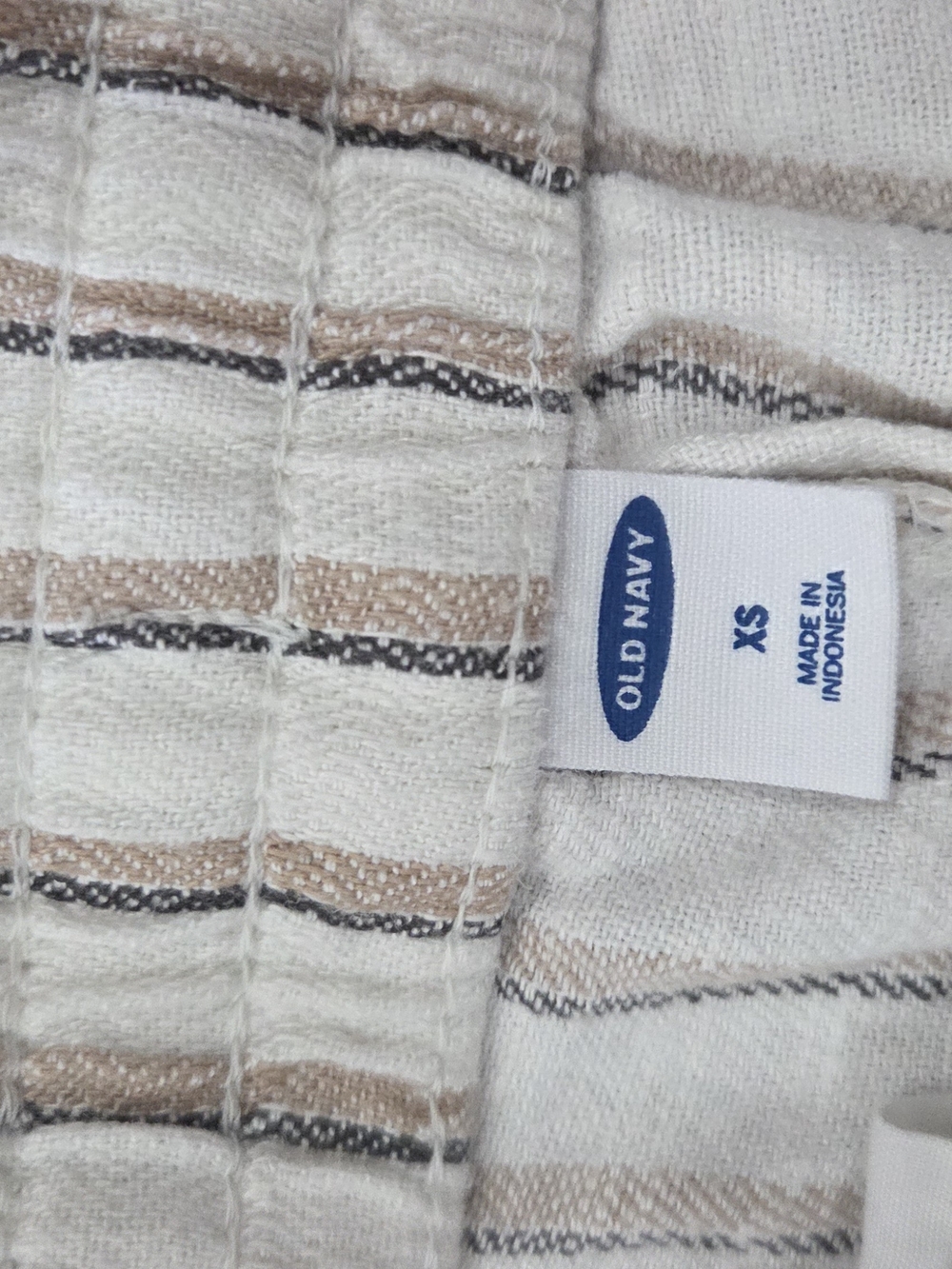 🔥Old Navy White Shorts with Thin Gray Stripes - Picture 3 of 3